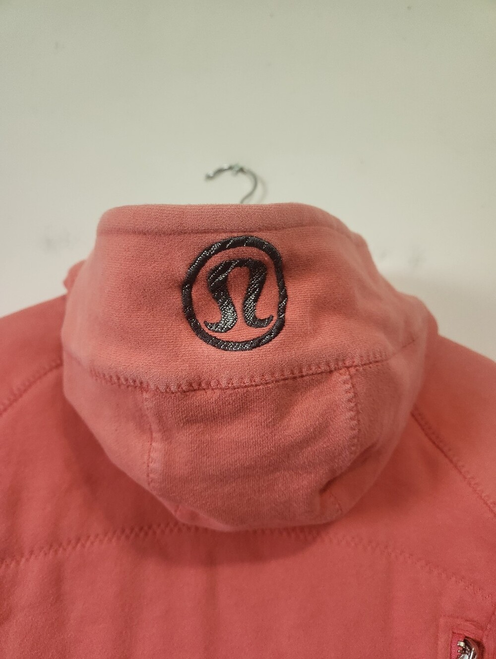 RARE Vintage Lululemon Special Edition "Travel" Scuba Hoodie Back Pocket Pink 8 - Picture 6 of 13